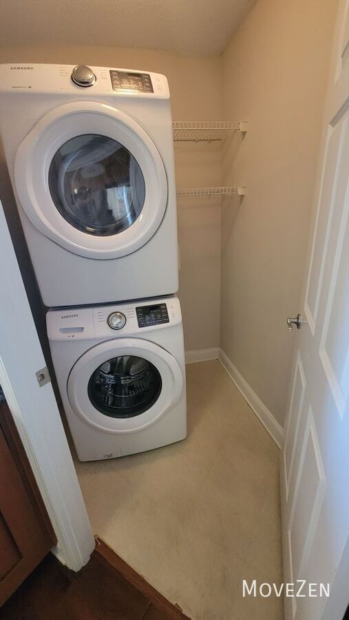 Building Photo - 300 W 5th St