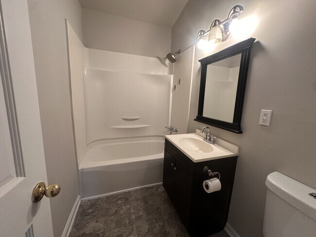 Building Photo - 542 Wagon Trail Rd