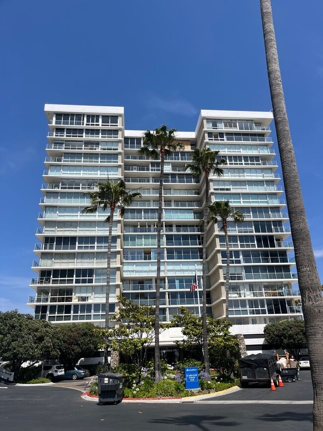 Building Photo - 1820 Avenida Del Mundo