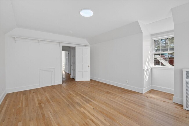 Building Photo - 1436 Acadia St