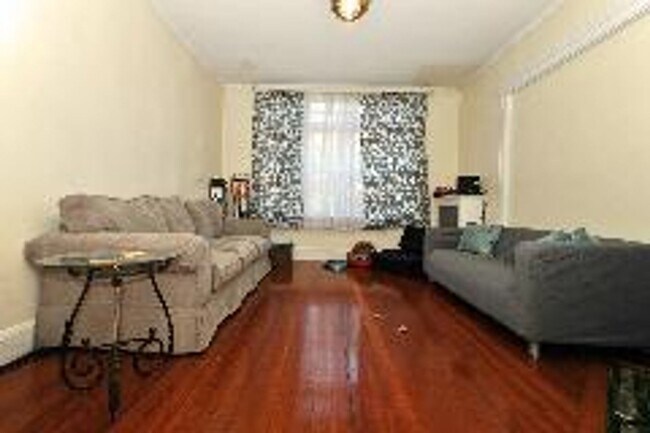 Building Photo - Spacious, Sunny and Renovate Cleveland Circle 4 Bed/2 Bath w/Porch on Strathmore Rd for 9/1/2026