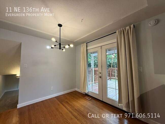 Building Photo - 11 NE 136th Ave