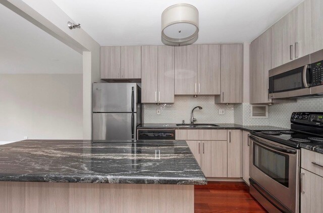 Building Photo - 401 E Ontario St