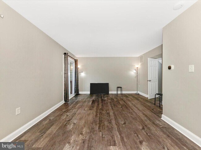 Building Photo - 14004 Daleshire Way