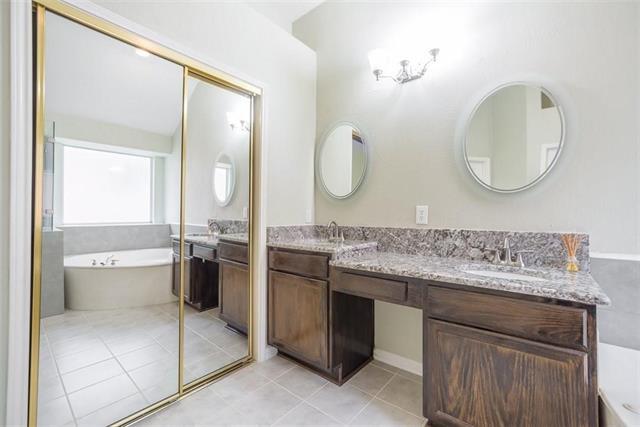 Building Photo - 2020 Westbury Ln