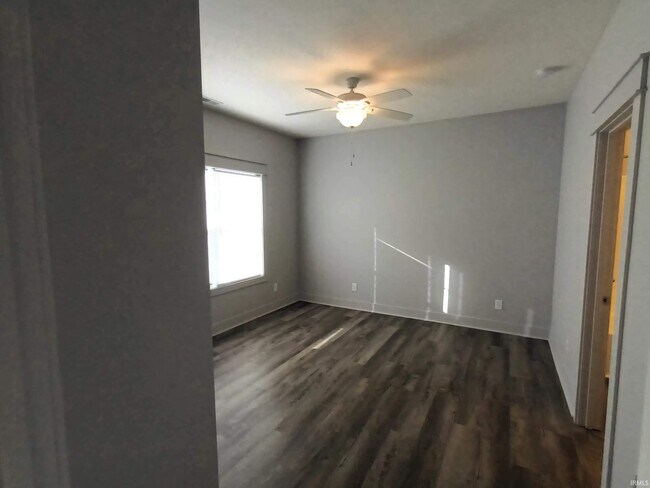 Building Photo - 1231 W Rangeview Cir