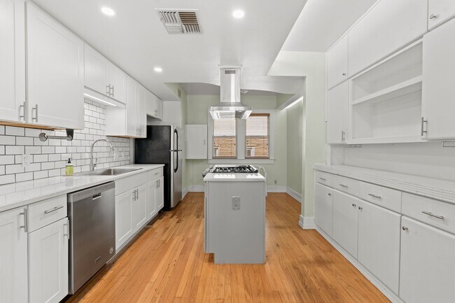 Building Photo - 526 Pershing Ave