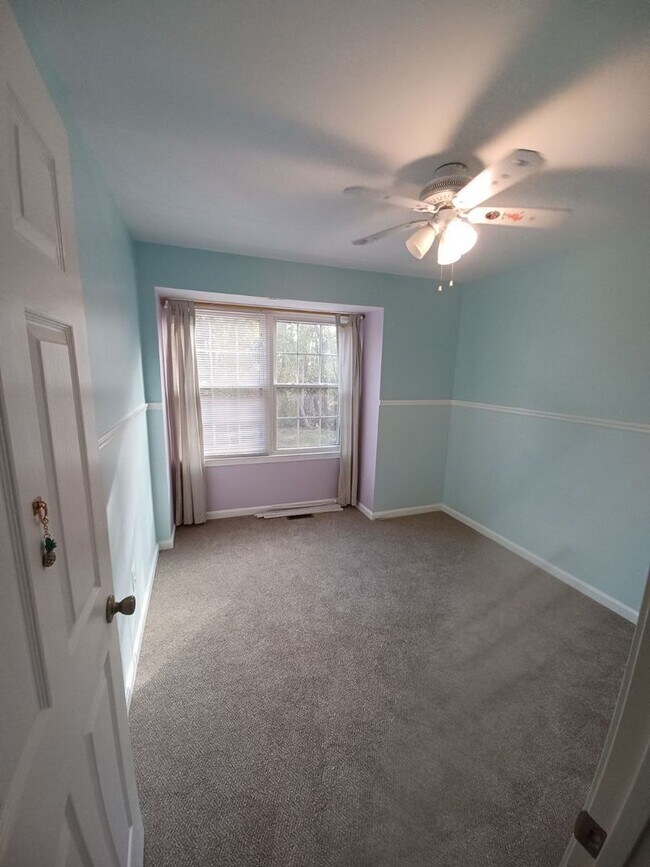 Building Photo - 8028 Valleys Crest Ct