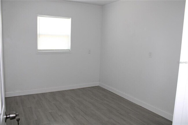 Building Photo - 10704 50th Ave N