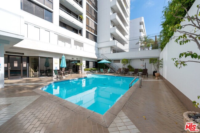 Building Photo - 10660 Wilshire Blvd