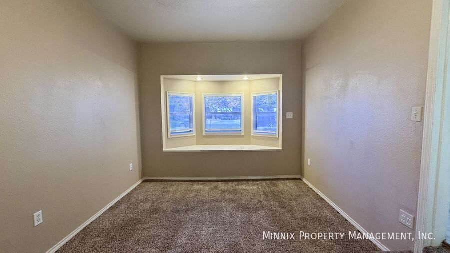 Building Photo - 3005 49th St