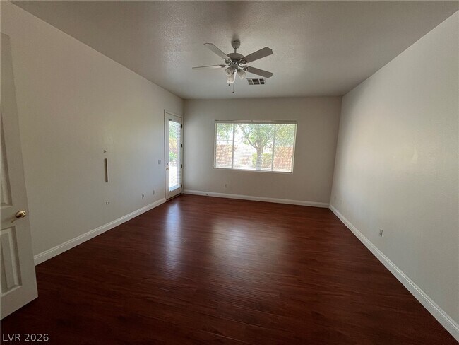 Building Photo - 11000 Pine Knolls Ct