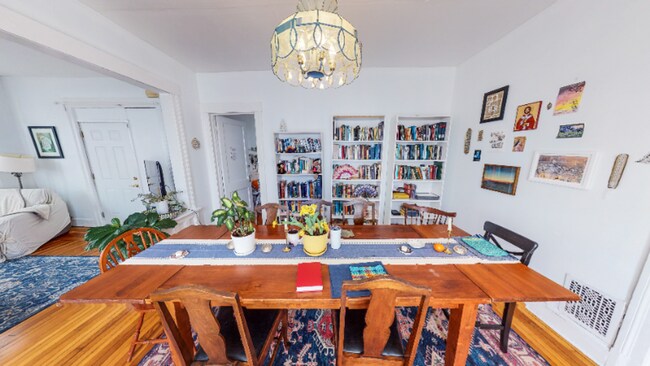 Building Photo - Large Science Hill 3BR with Dual Balcony A...