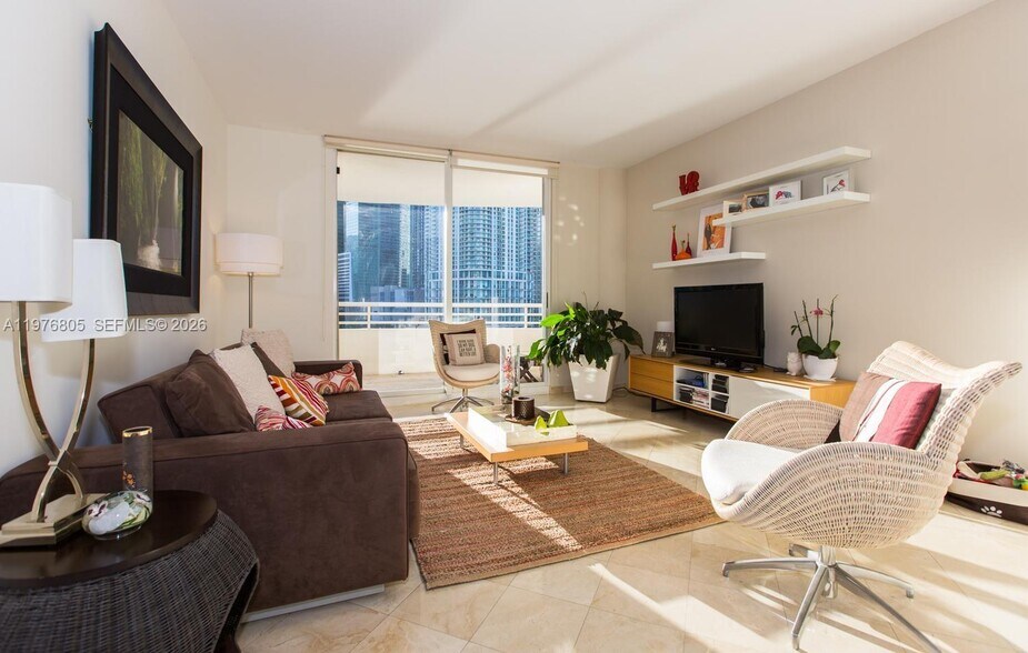 Building Photo - 888 Brickell Key Dr