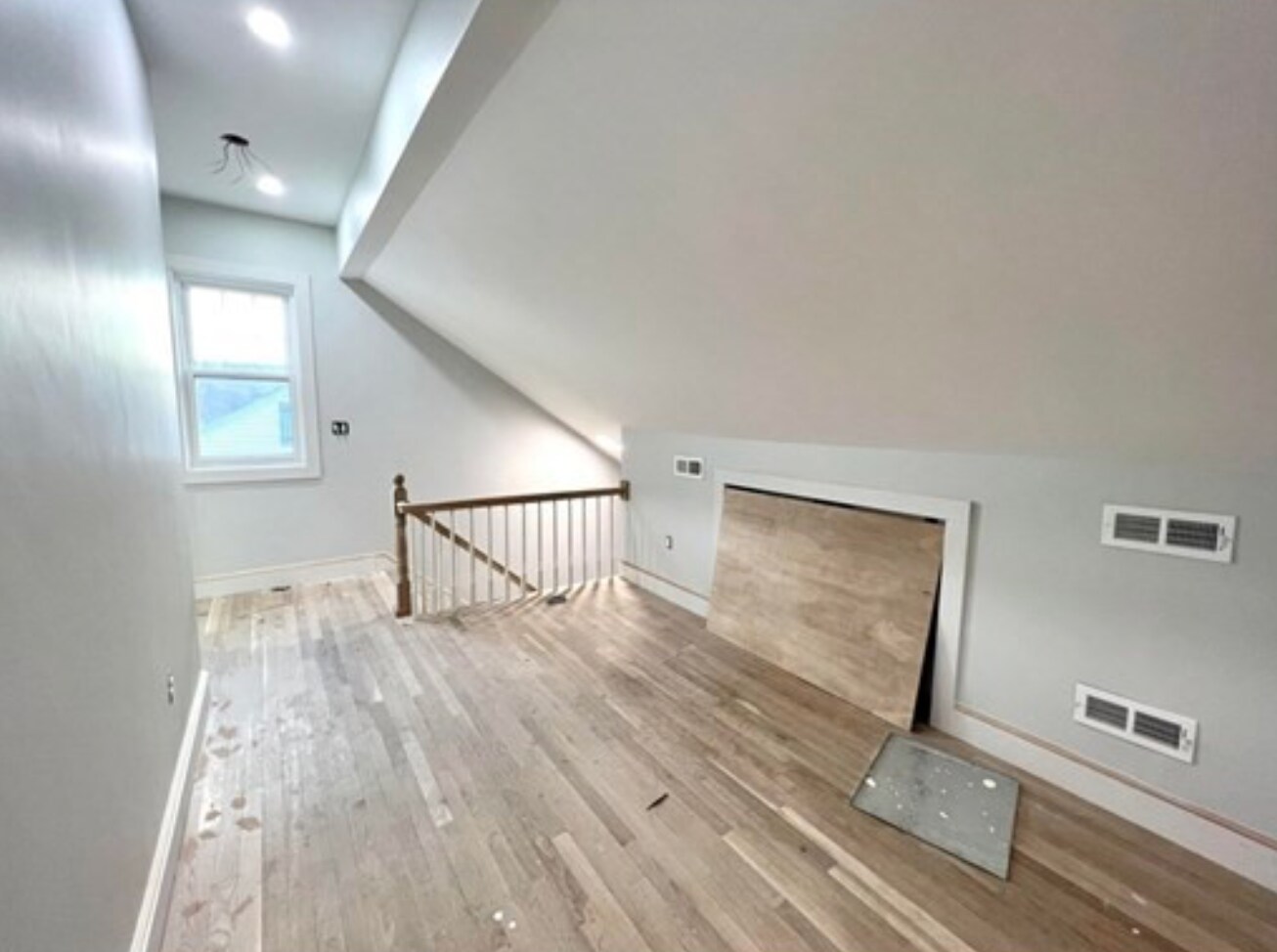 Building Photo - 171 Forest St