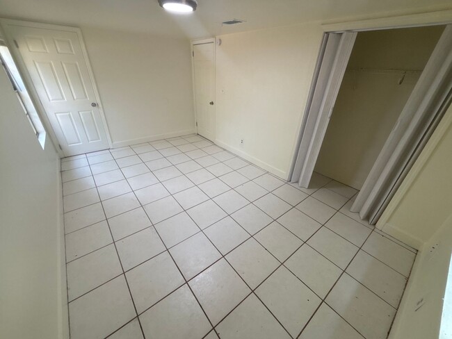 Building Photo - 3-Bed, 2-Bath Home on Lowell St in Tallahassee