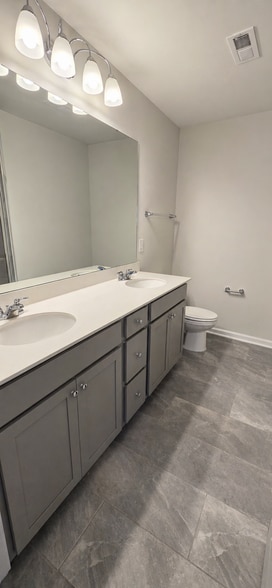 Building Photo - 220 Broomside Ave