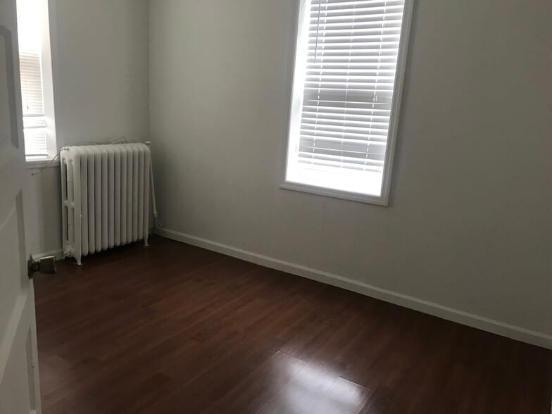 Primary Photo - 1414 67th St