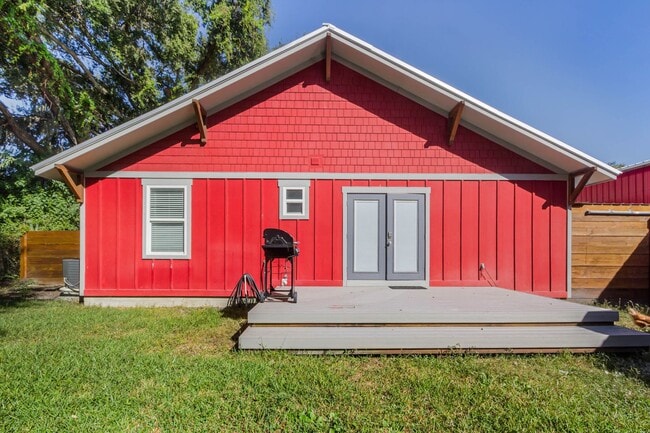 Building Photo - New Rental!