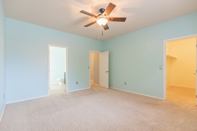 Building Photo - Inviting 4 Bed 2 Bath Home - Solar Panels & In The Golf Course Area!