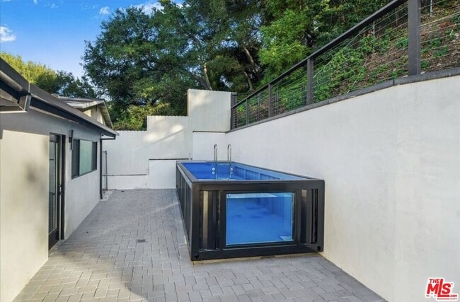 Building Photo - 3873 Royal Woods Dr