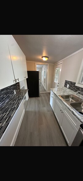 Kitchen - 2308 W 6th Ave