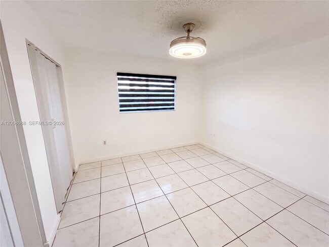 Building Photo - 2925 W 80th St