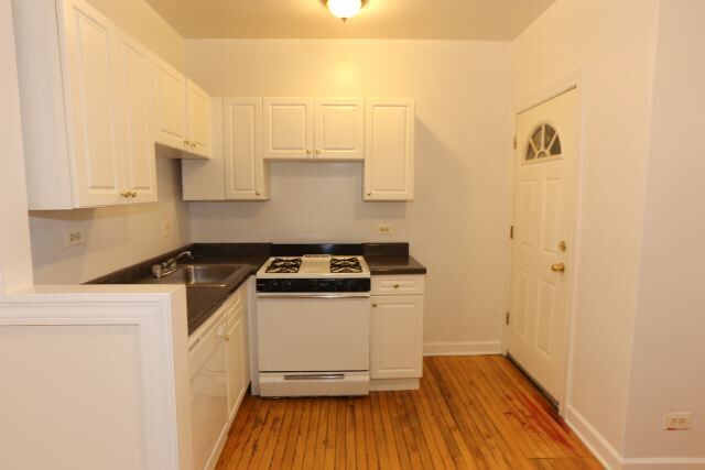 Building Photo - 3725.5 N Pine Grove Ave