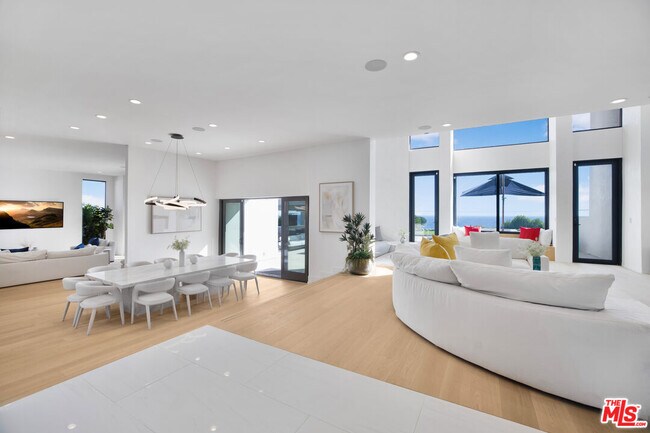 Building Photo - 30020 Morning View Dr