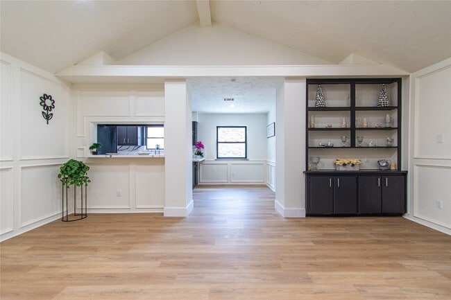 Building Photo - 11523 Bandlon Dr