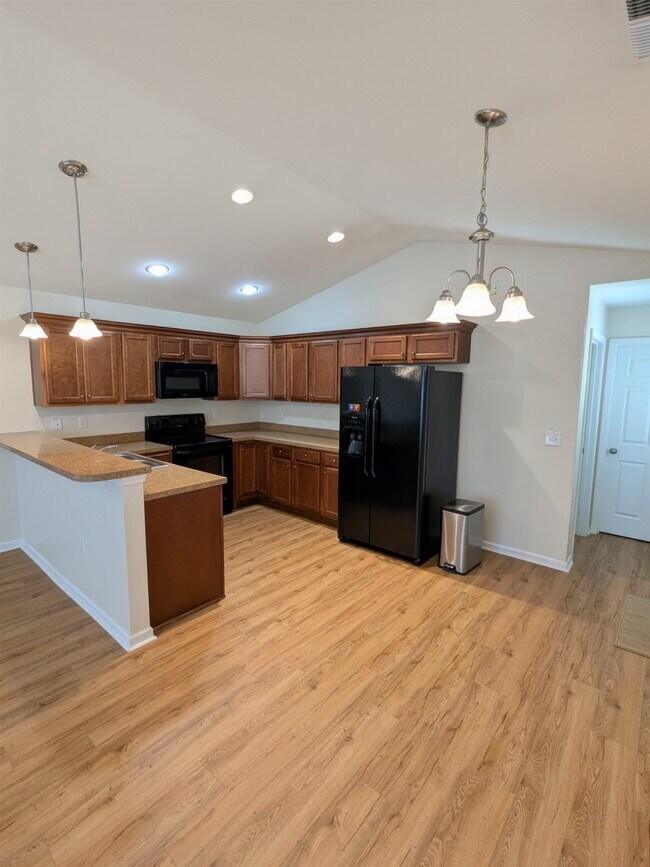 Building Photo - 1328 Valor Rd
