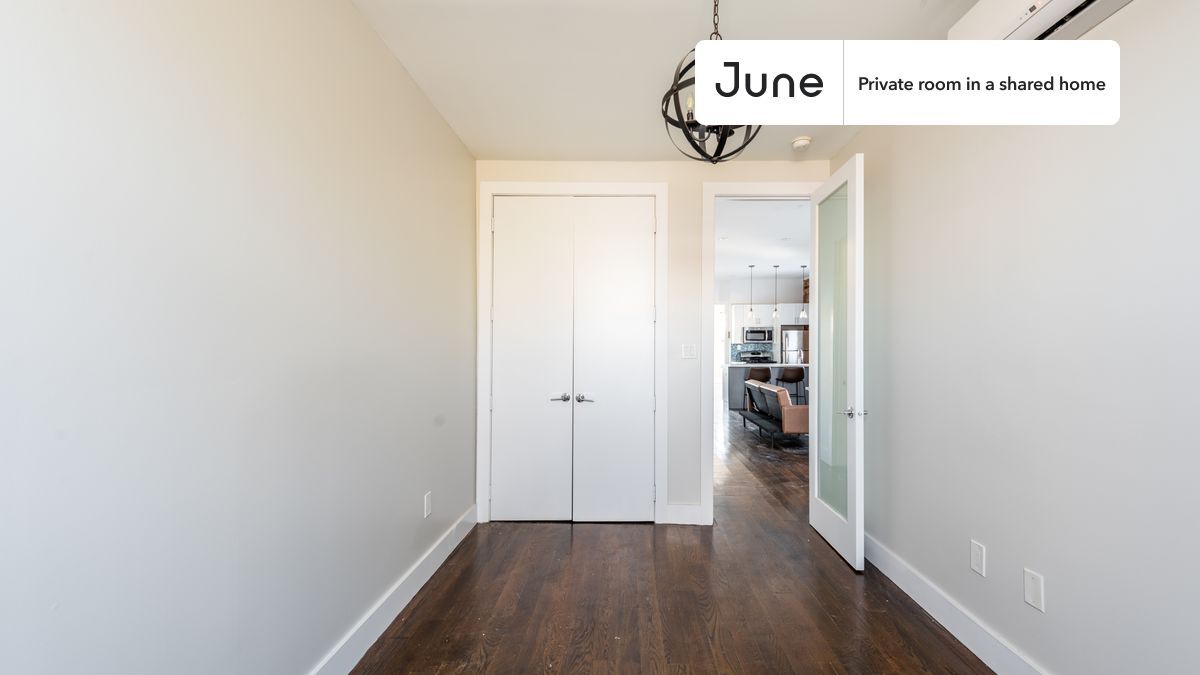 Building Photo - Room in Shared 4 bed/2 bath home