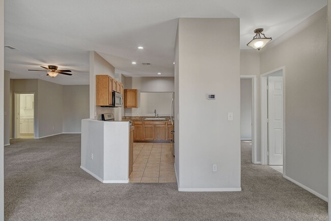 Building Photo - Modern 3 Bedroom Condo within a Gated Comm...