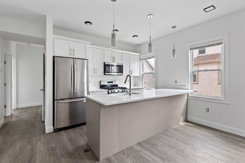 Building Photo - 14 Trenton St