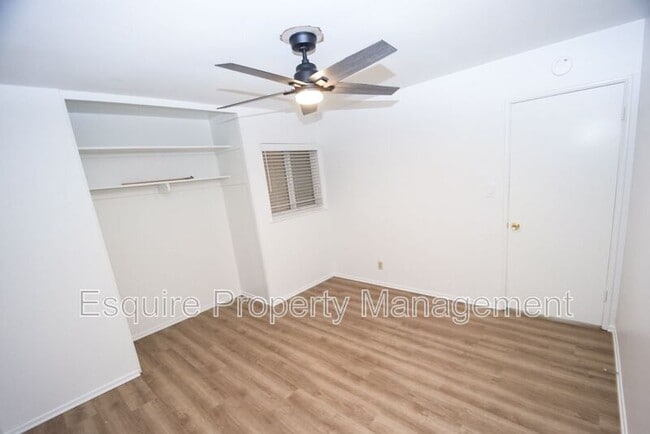 Building Photo - 833 Sharon Dr
