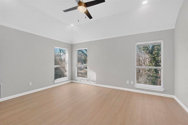 Building Photo - 325 Crooked Creek