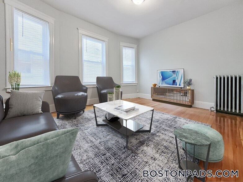 Building Photo - 225 E Eagle St