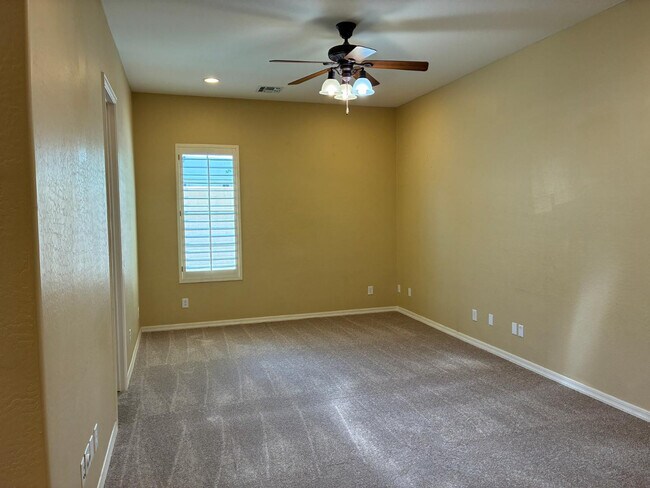 Building Photo - 20973 W Cora Vista