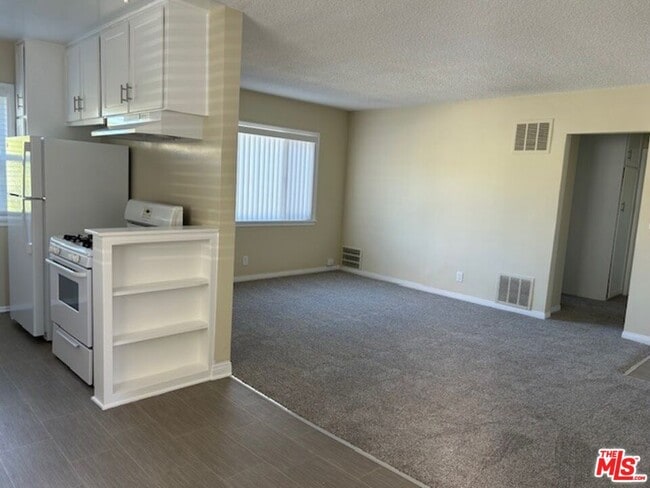 Building Photo - 1428 S Bedford St