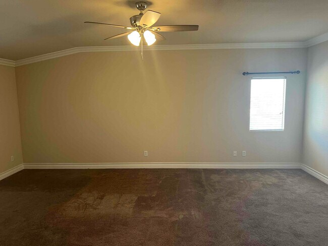 Building Photo - 205 Valare St