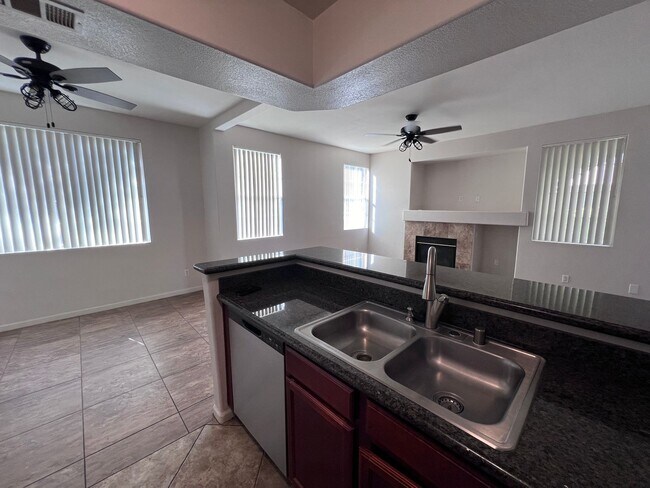 Building Photo - Summerlin 3bd, 2 bath, 2 garage Condo