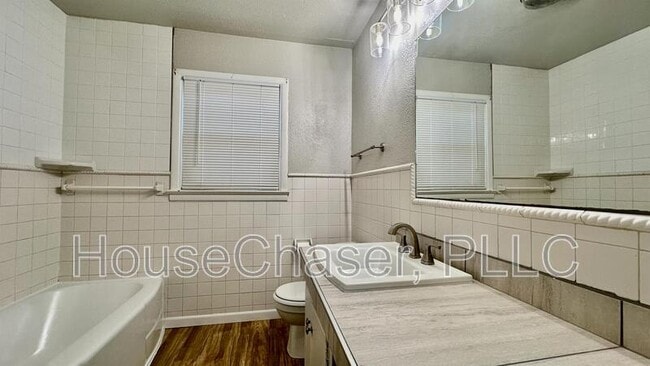 Building Photo - 3411 39th St