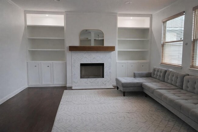 Building Photo - 4516 Moose Dr