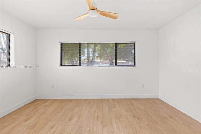 Building Photo - 317 N 31st Ave