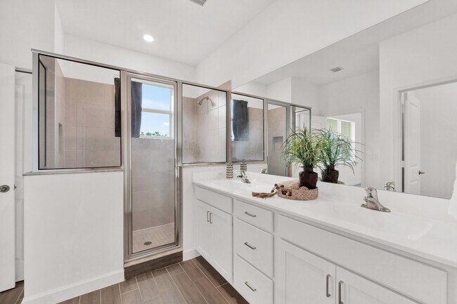 Building Photo - 4989 Navali Dr