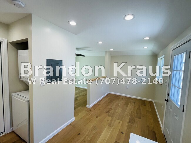 Building Photo - 2427 Humboldt St