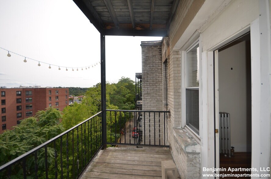 Building Photo - 1626 Commonwealth Ave