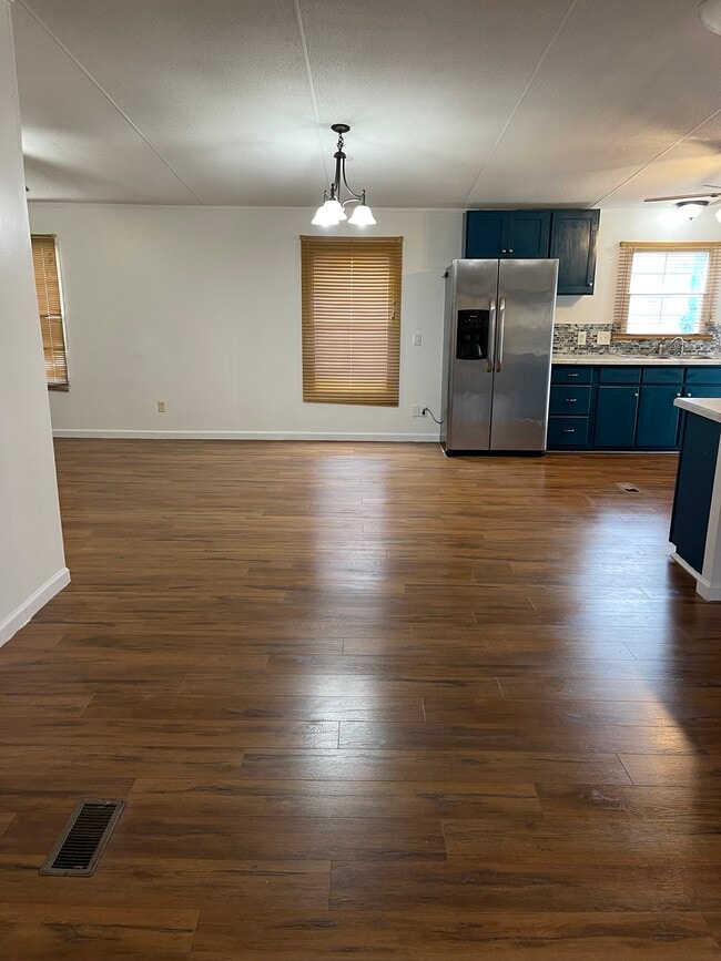 Dining area - 332 Helen St