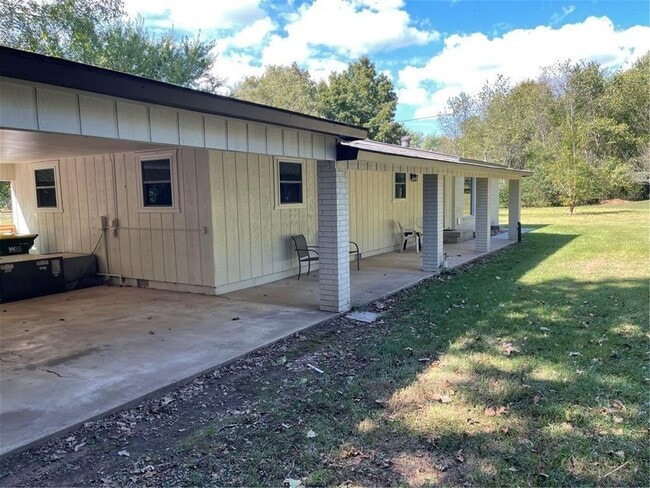 Building Photo - Secluded 3 Bedroom Home Near Lake Fayettev...