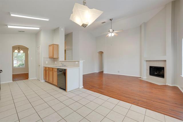 Building Photo - 1405 Cedar Springs Dr